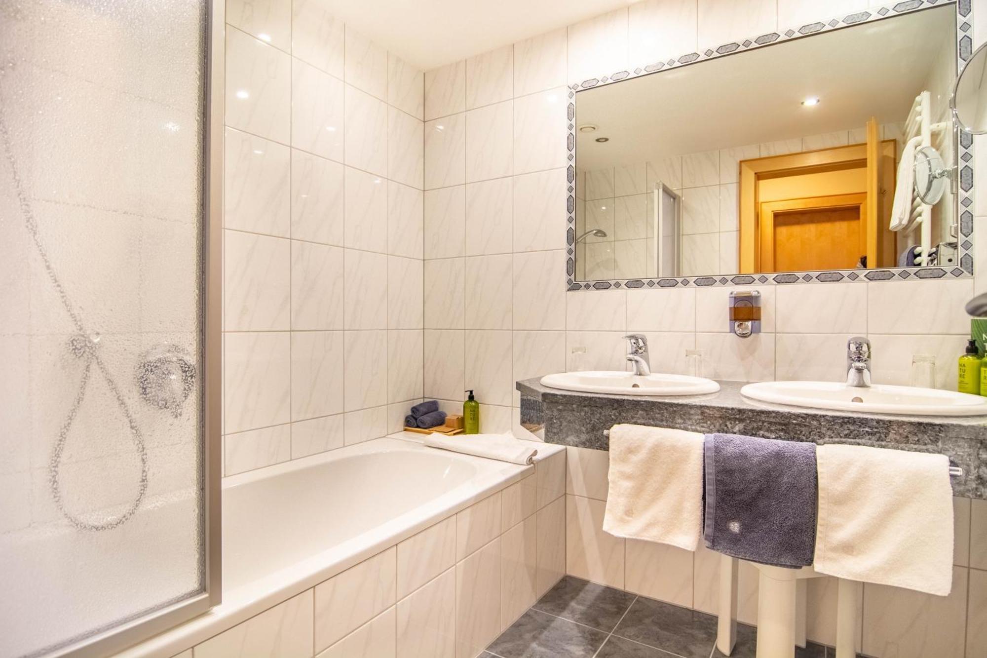 Hotel Garni Alpenhof イシュグル エクステリア 写真