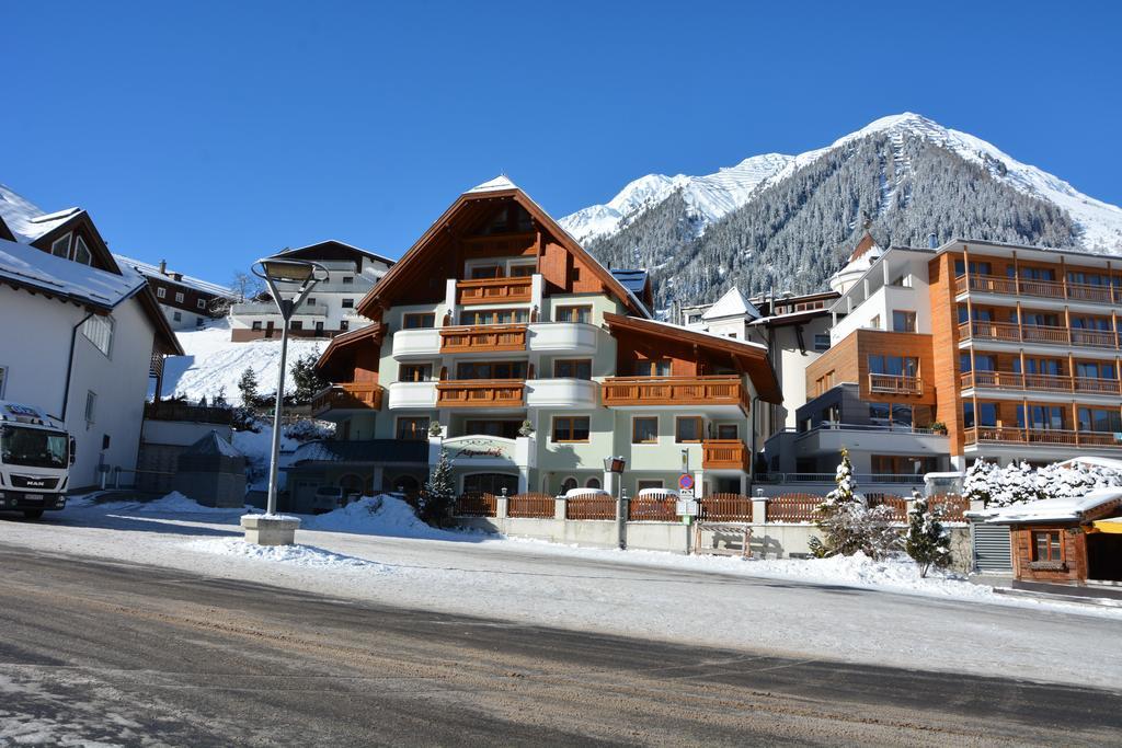 Hotel Garni Alpenhof イシュグル エクステリア 写真
